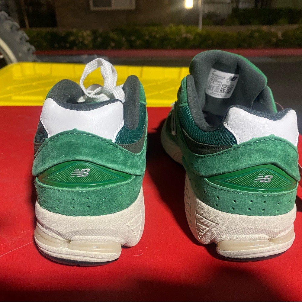 New balance - Picture 2 of 4